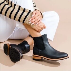 Nisolo Black Ankle Boots